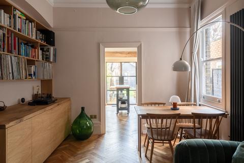 3 bedroom maisonette for sale, East Road, London E15
