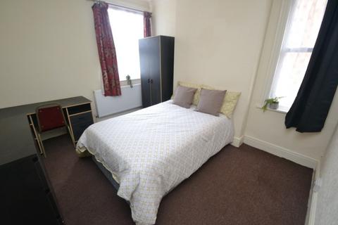 undefined, (3 BED) Oakfields Road, West Bridgford NG2