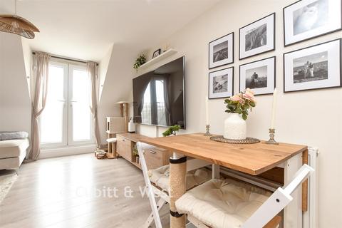 2 bedroom apartment for sale, Challenge Court, Leatherhead, Surrey
