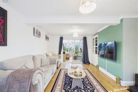 undefined, Chiltern Avenue, Stone