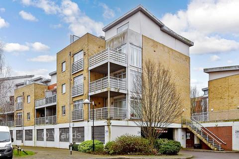2 bedroom flat for sale, Kingfisher Meadow, Maidstone, Kent