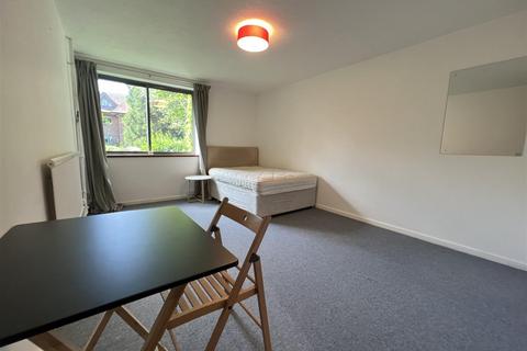 1 bedroom apartment to rent, Manhattan Drive, Cambridge CB4