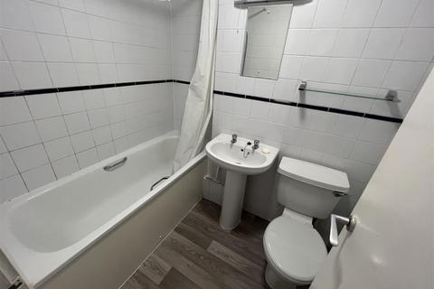 1 bedroom apartment to rent, Manhattan Drive, Cambridge CB4