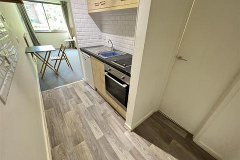 1 bedroom apartment to rent, Manhattan Drive, Cambridge CB4