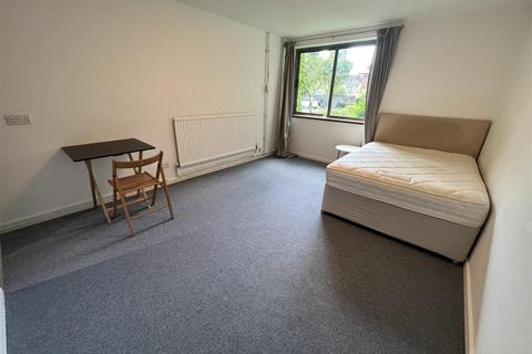 1 bedroom apartment to rent, Manhattan Drive, Cambridge CB4