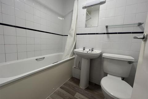 1 bedroom apartment to rent, Manhattan Drive, Cambridge CB4