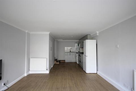 undefined, Warwick Road, Middlesex EN3