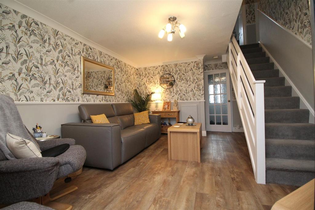 Living room 1.JPG
