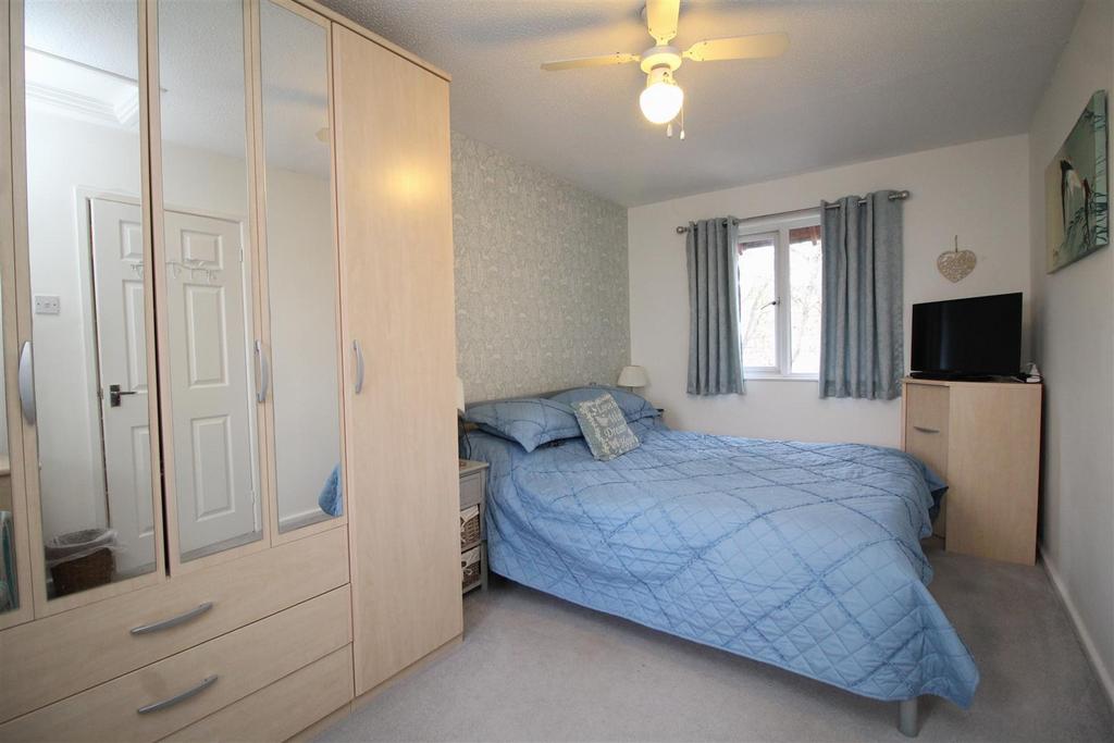 Bedroom 1.JPG