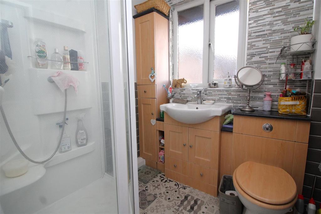 Shower room .JPG