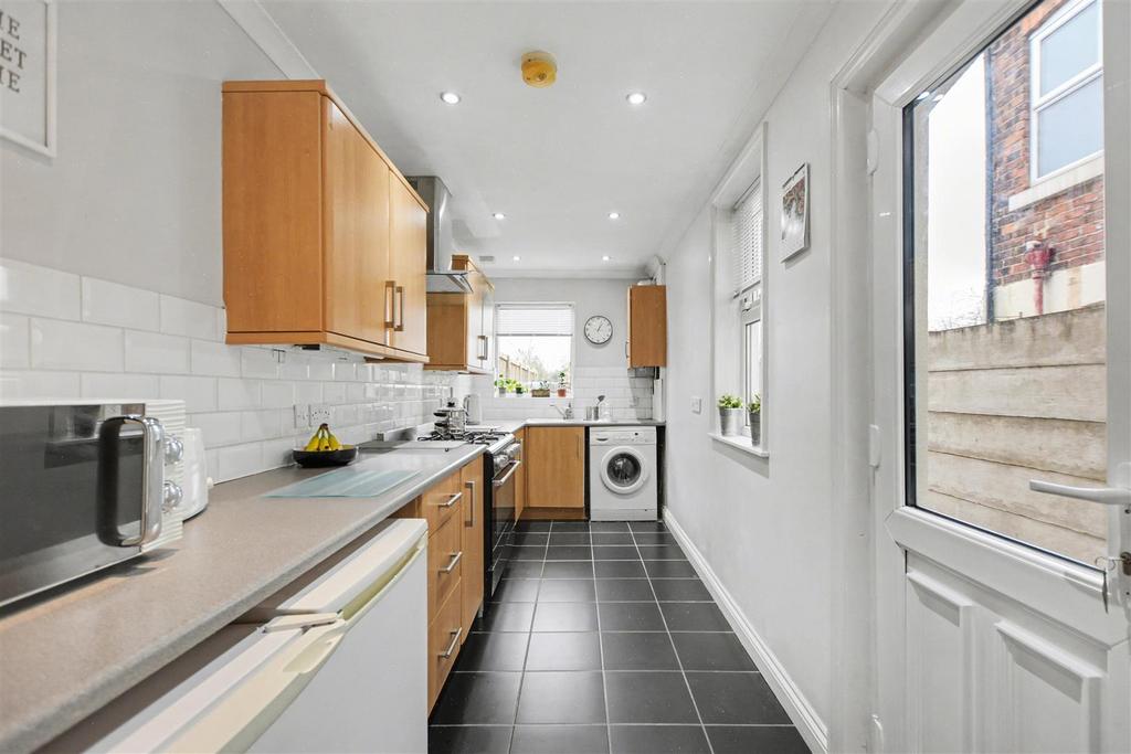Kitchen 1.jpeg