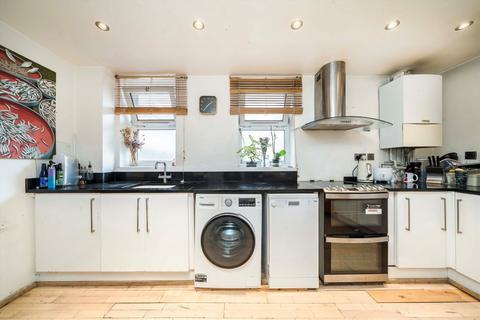 3 bedroom flat for sale, White City Estate, London W12