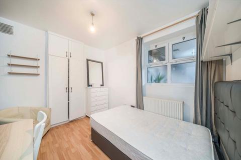 3 bedroom flat for sale, White City Estate, London W12