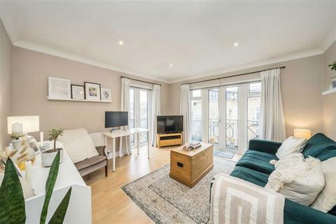 1 bedroom flat for sale, Rubens Place, London SW4