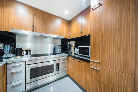 2 bedroom flat for sale, Fairmont Avenue, London E14