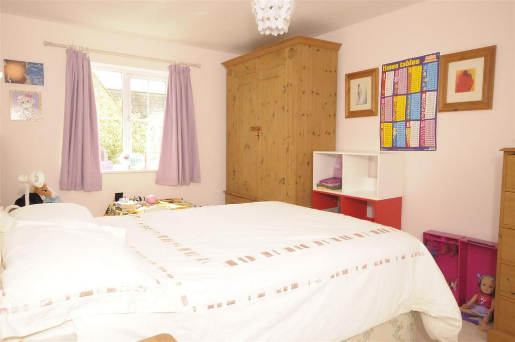 Bedroom 2 LI.jpg