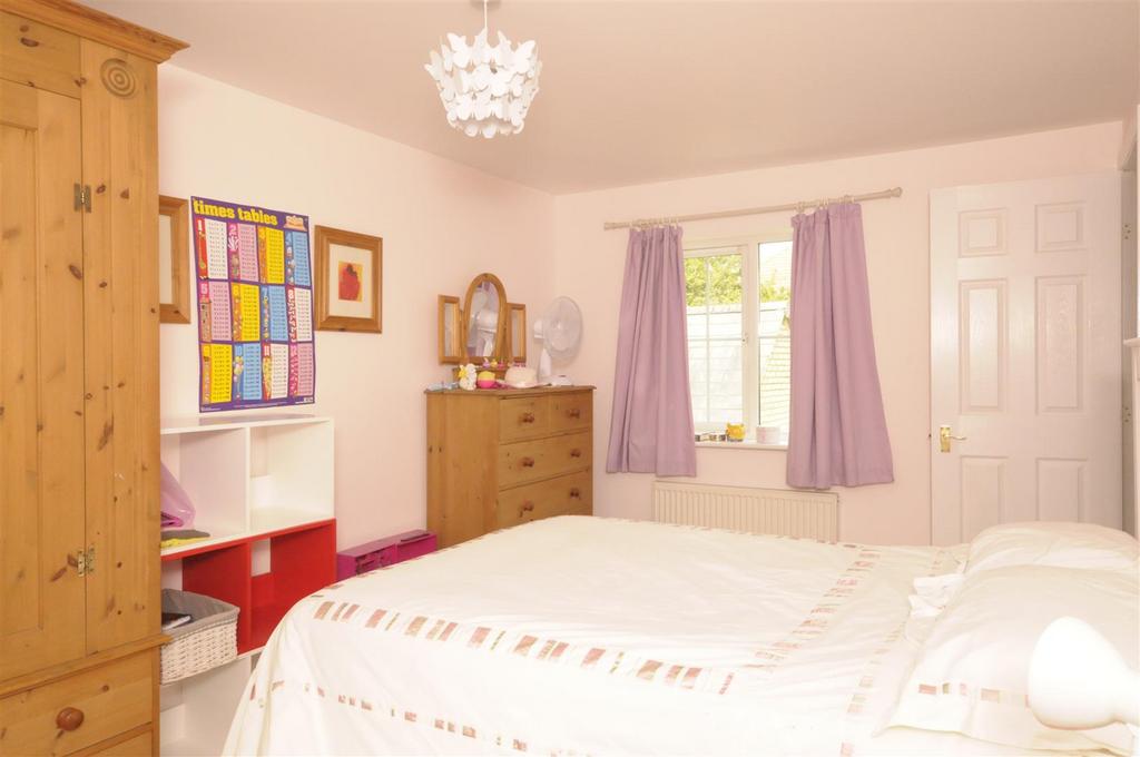 Bedroom 2 (3).JPG