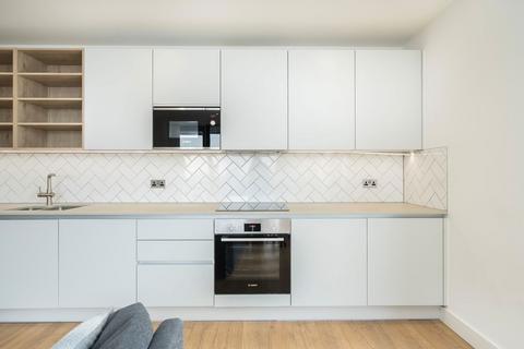 2 bedroom flat to rent, Aberfeldy Square, London E14