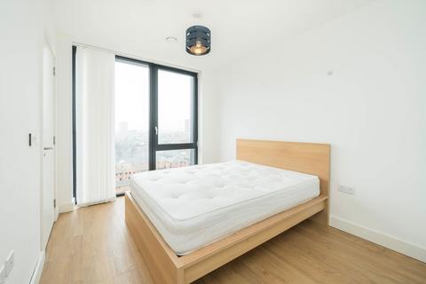 2 bedroom flat to rent, Aberfeldy Square, London E14