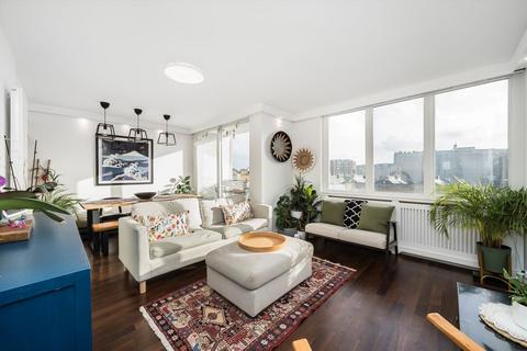 3 bedroom flat for sale, Ivy Lodge, London W11
