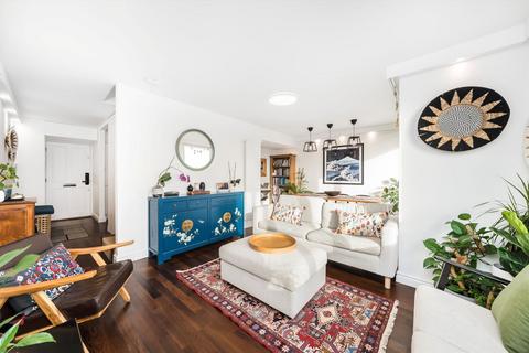 3 bedroom flat for sale, Ivy Lodge, London W11