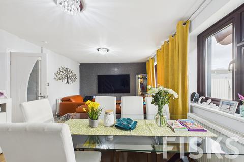 3 bedroom semi-detached house for sale, Brindles, Canvey Island, SS8