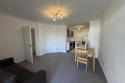 2 bedroom apartment to rent, Station Road, Hendon, LONDON, NW4