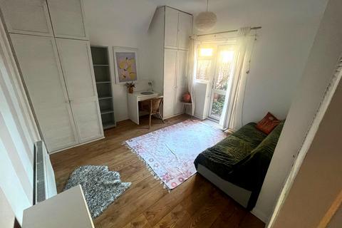 1 bedroom flat to rent, 36 Elthorne Park Road, W7 2JA