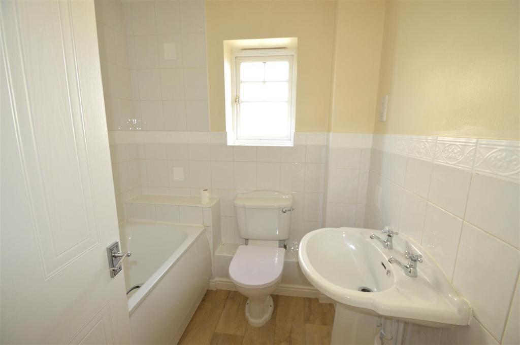 Family bathroom.JPG