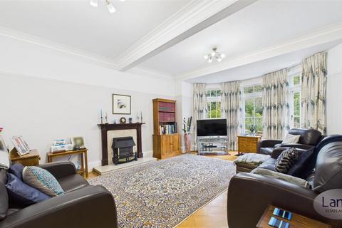 undefined, Old Park Ridings, London