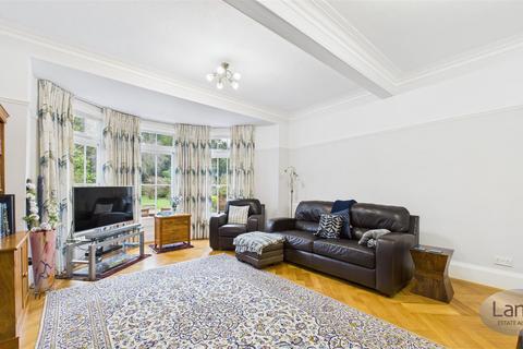 undefined, Old Park Ridings, London