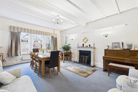 undefined, Old Park Ridings, London