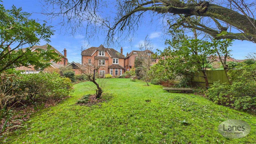 CAM04248 G0-PR0119-STILL043.jpg