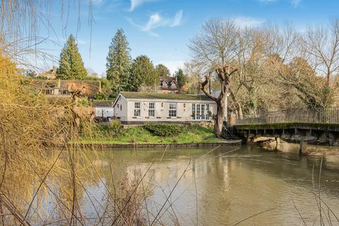 undefined, South Leatherhead