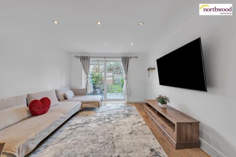 2 bedroom semi-detached house for sale, Greensward, Bushey, WD23