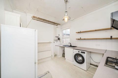 2 bedroom flat to rent, Stanthorpe Road, London SW16