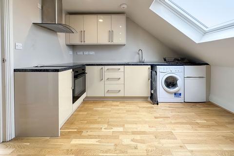 1 bedroom apartment to rent, Reet Gardens, Slough, Berkshire, SL1
