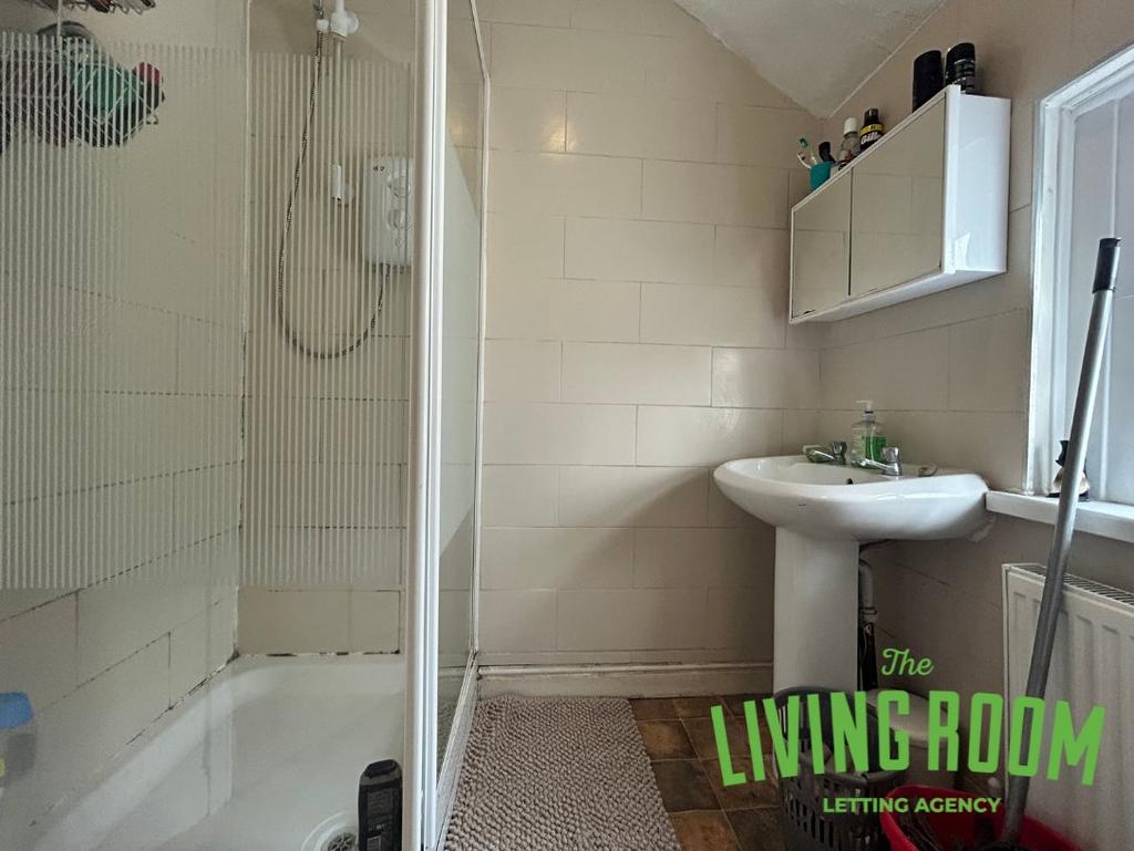 Bathroom up 2