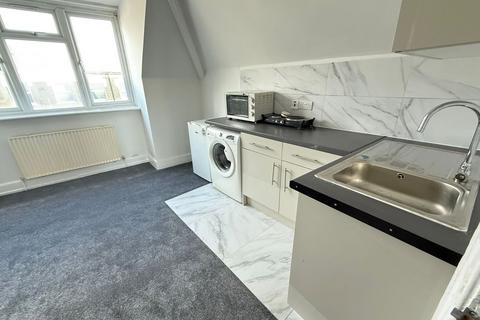 1 bedroom flat to rent, 13 West Green Road, London N15