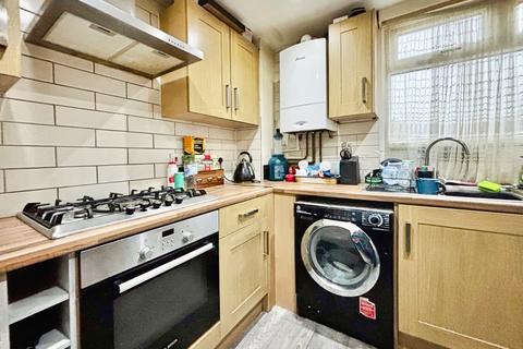 3 bedroom end of terrace house for sale, Chesters Avenue, Longbenton, Newcastle upon Tyne, NE12