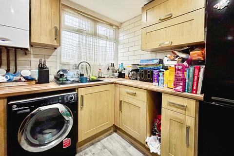 3 bedroom end of terrace house for sale, Chesters Avenue, Longbenton, Newcastle upon Tyne, NE12