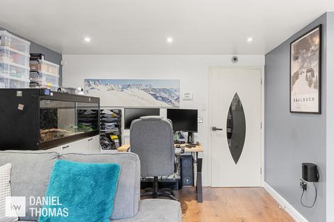 2 bedroom apartment for sale, DANIEL THOMAS | Plomer Avenue, Hoddesdon, EN11