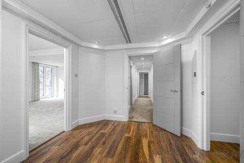 undefined, Avenue Road, London NW8