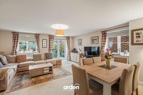 4 bedroom detached house for sale, Partletts Way, Powick, WR2