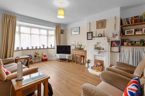 4 bedroom semi-detached house for sale, Highlands Road, Seaford