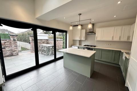 2 bedroom end of terrace house for sale, Grove Lane, Timperley