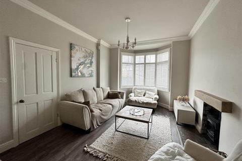 2 bedroom end of terrace house for sale, Grove Lane, Timperley