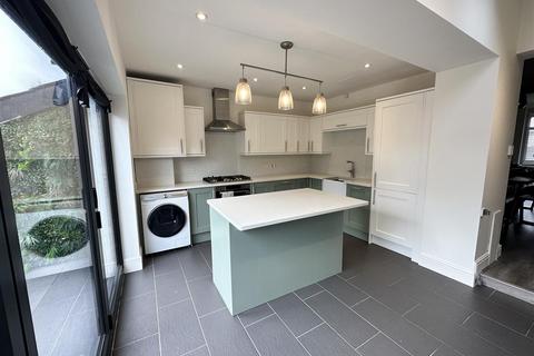 2 bedroom end of terrace house for sale, Grove Lane, Timperley