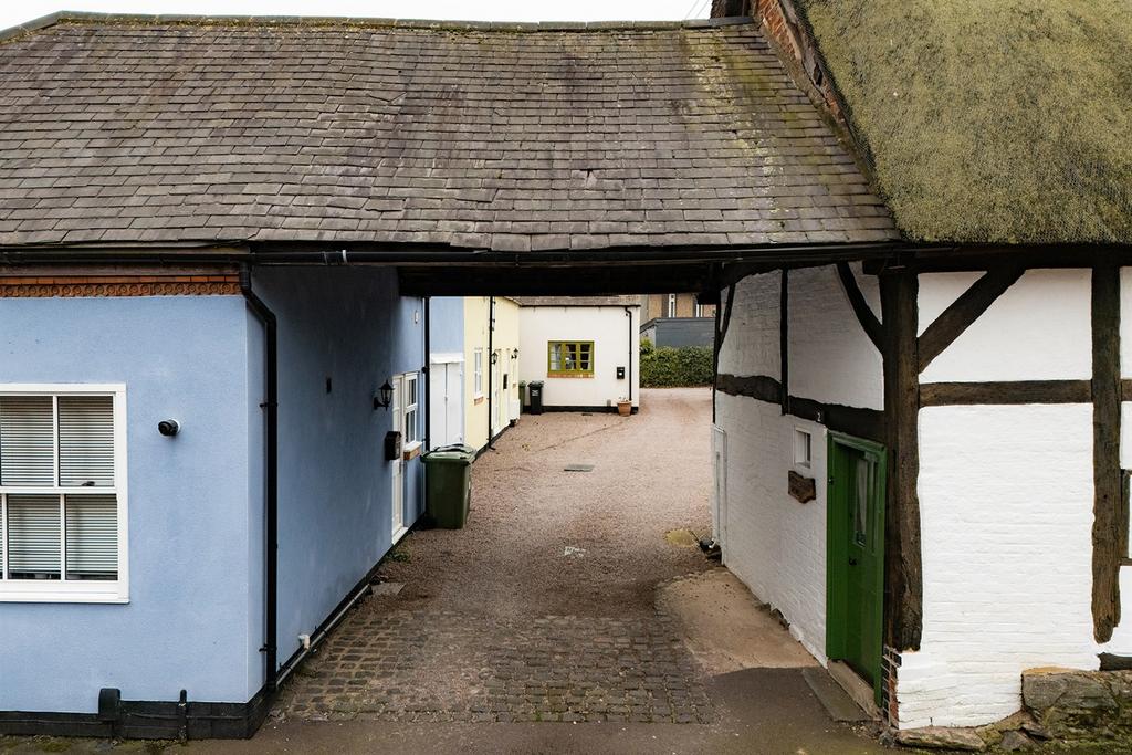 Porte-cochere