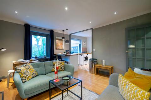 2 bedroom apartment for sale, Oval Road, Regents Park, NW1